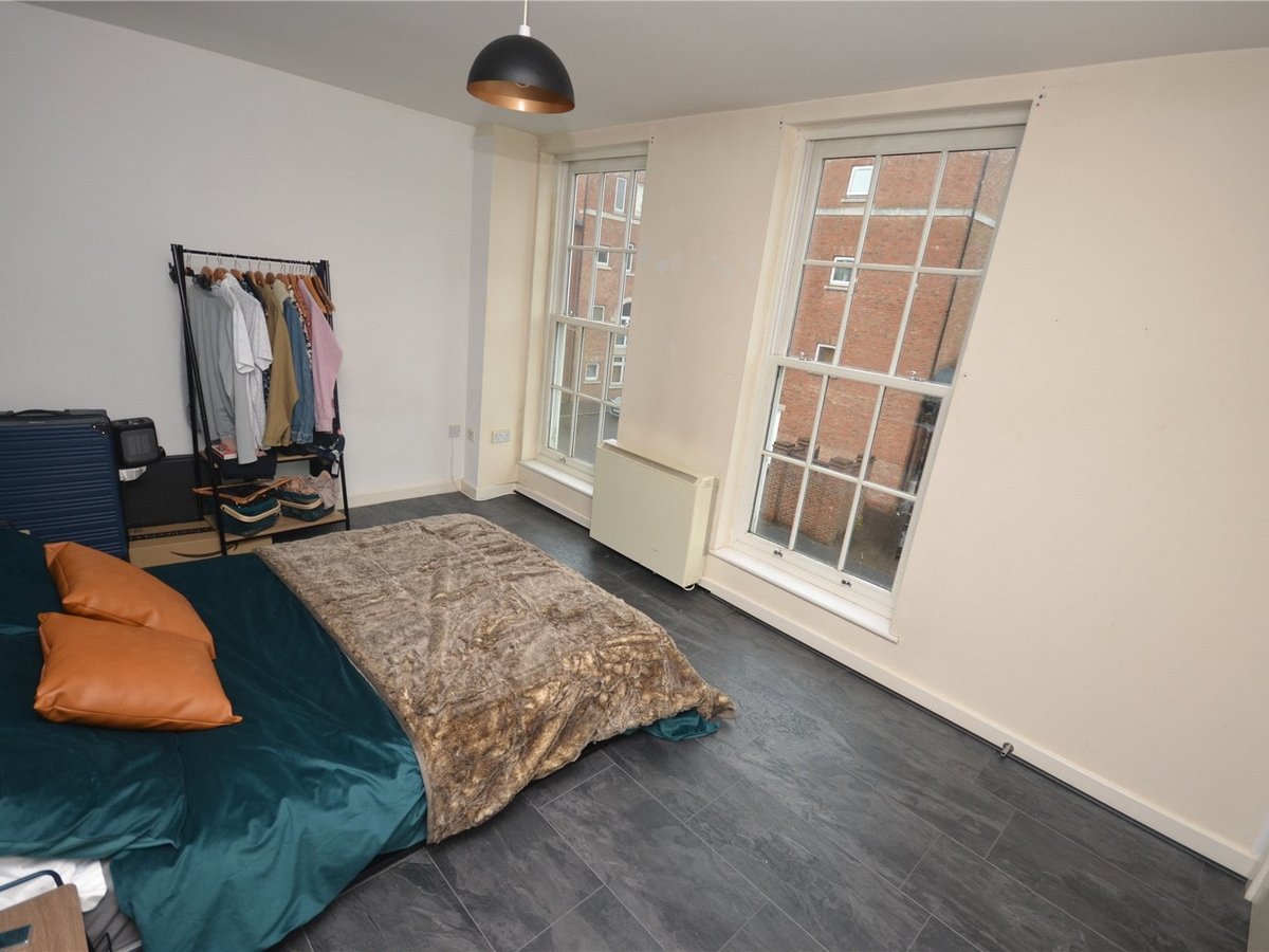 2 bedroom  Flat/Apartment for sale in Aylesbury - Slide 8