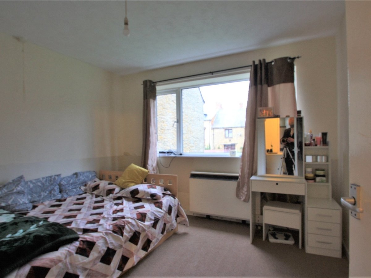 2 bedroom  Flat/Apartment for sale in Brackley - Slide 5