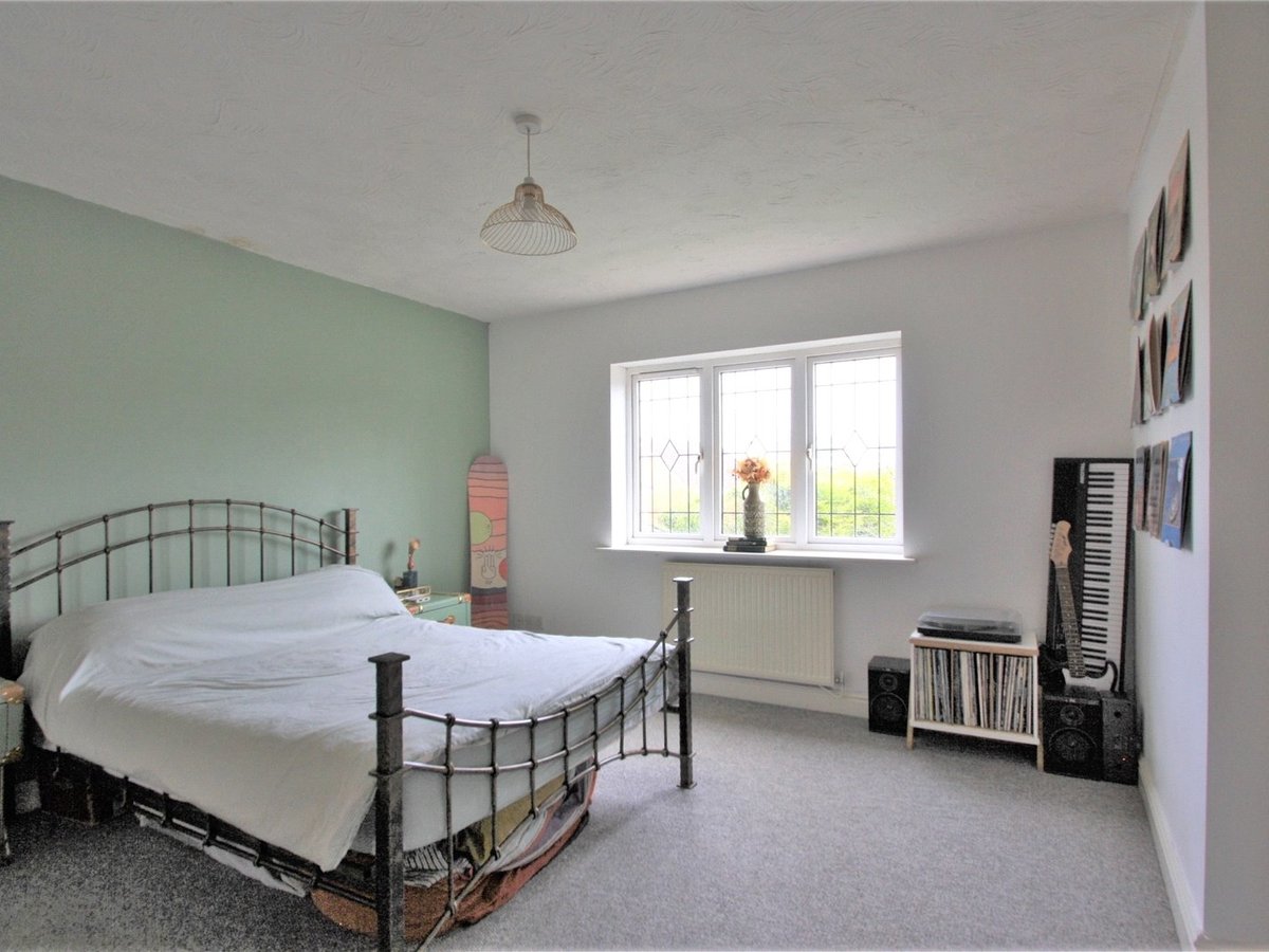 5 bedroom  House for sale in Brackley - Slide 7