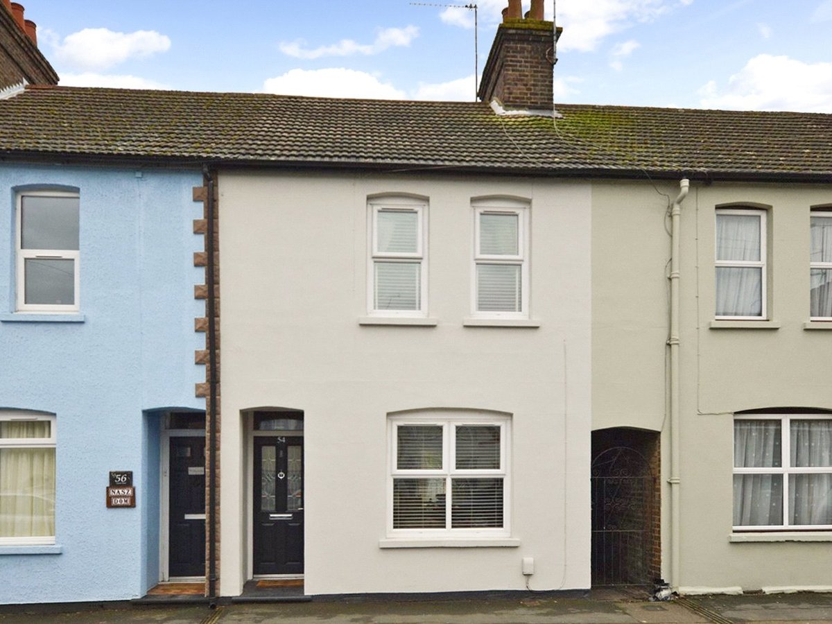 2 bedroom  House for sale in Bedfordshire - Slide 1