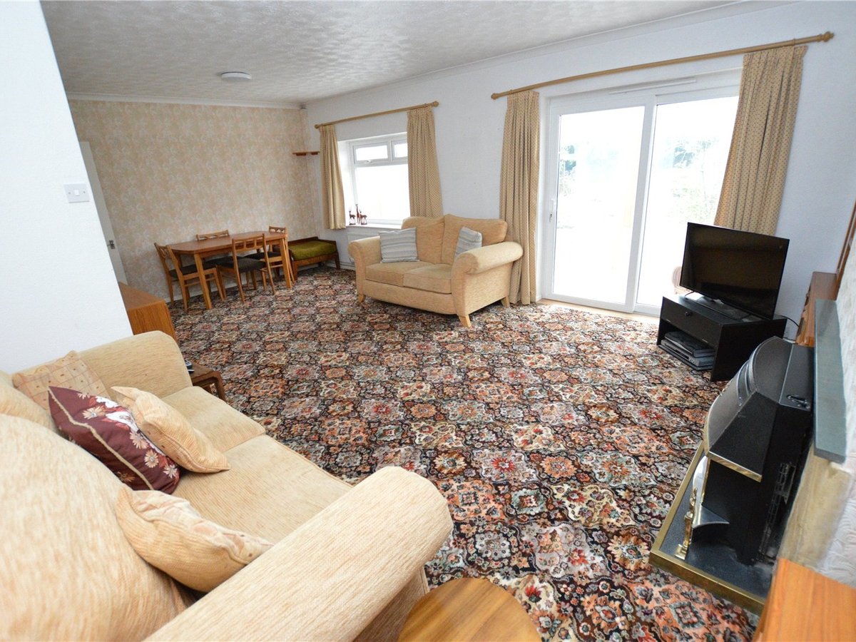 2 bedroom  Bungalow for sale in Bedfordshire - Slide 10