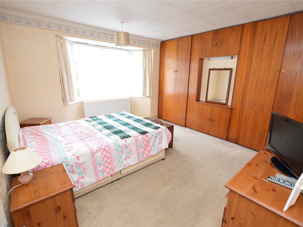 2 bedroom  Bungalow for sale in Bedfordshire - Slide 6
