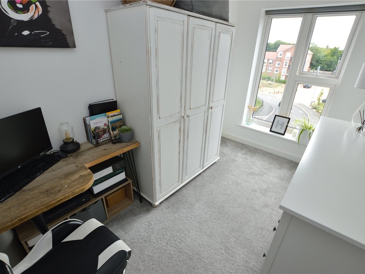 2 bedroom  Flat/Apartment for sale in Bedfordshire - Slide 10