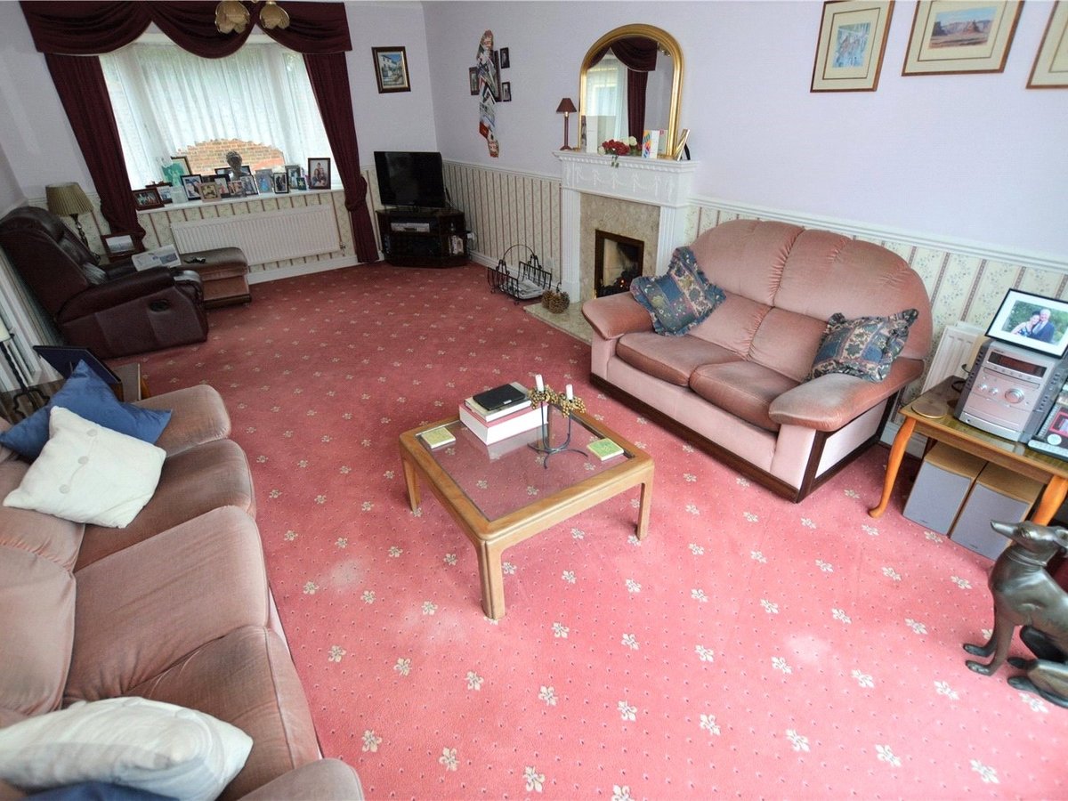 4 bedroom  House for sale in Bedfordshire - Slide 4