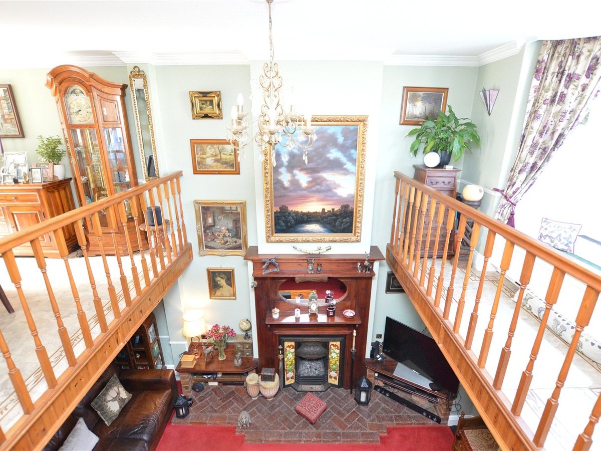 3 bedroom  House for sale in Bedfordshire - Slide 9