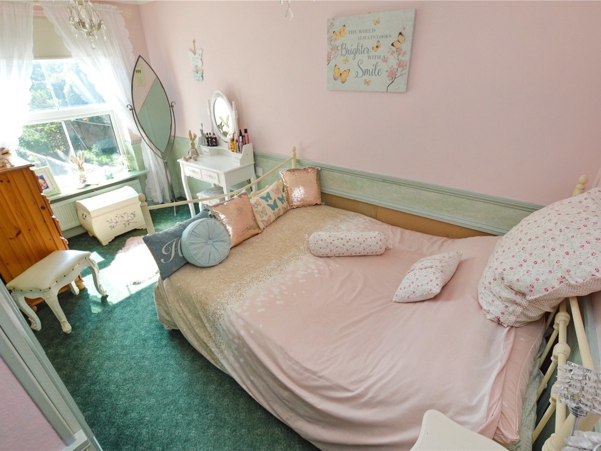 3 bedroom  House for sale in Bedfordshire - Slide 18