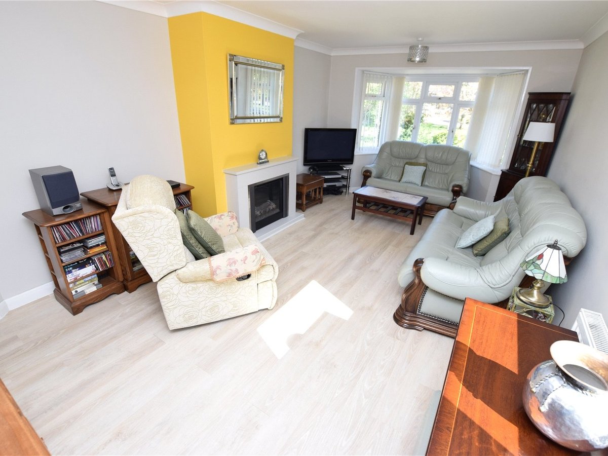 2 bedroom  Bungalow for sale in Bedfordshire - Slide 2