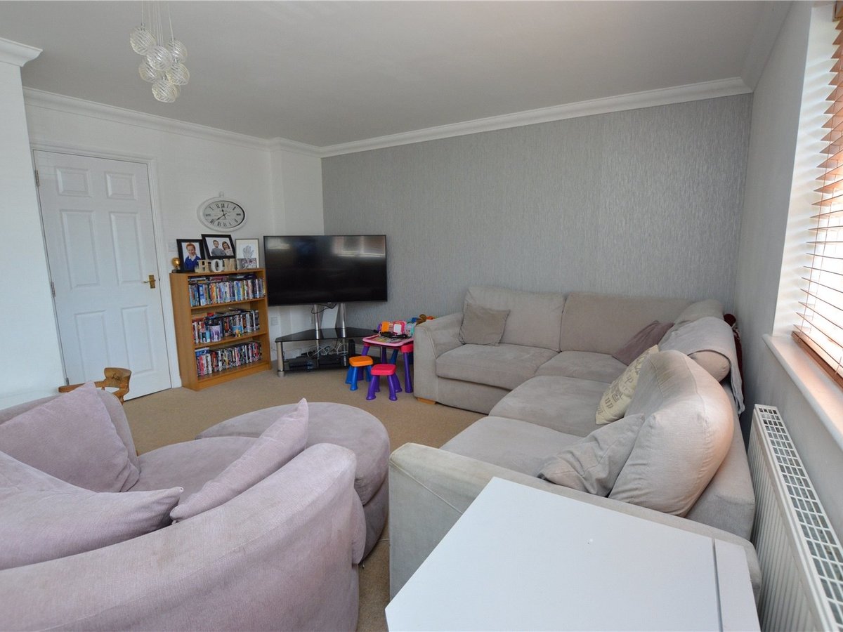 3 bedroom  Flat/Apartment for sale in Bedfordshire - Slide 11