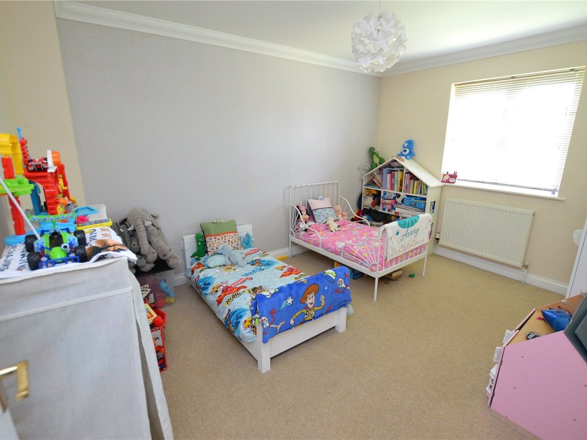 3 bedroom  Flat/Apartment for sale in Bedfordshire - Slide 8