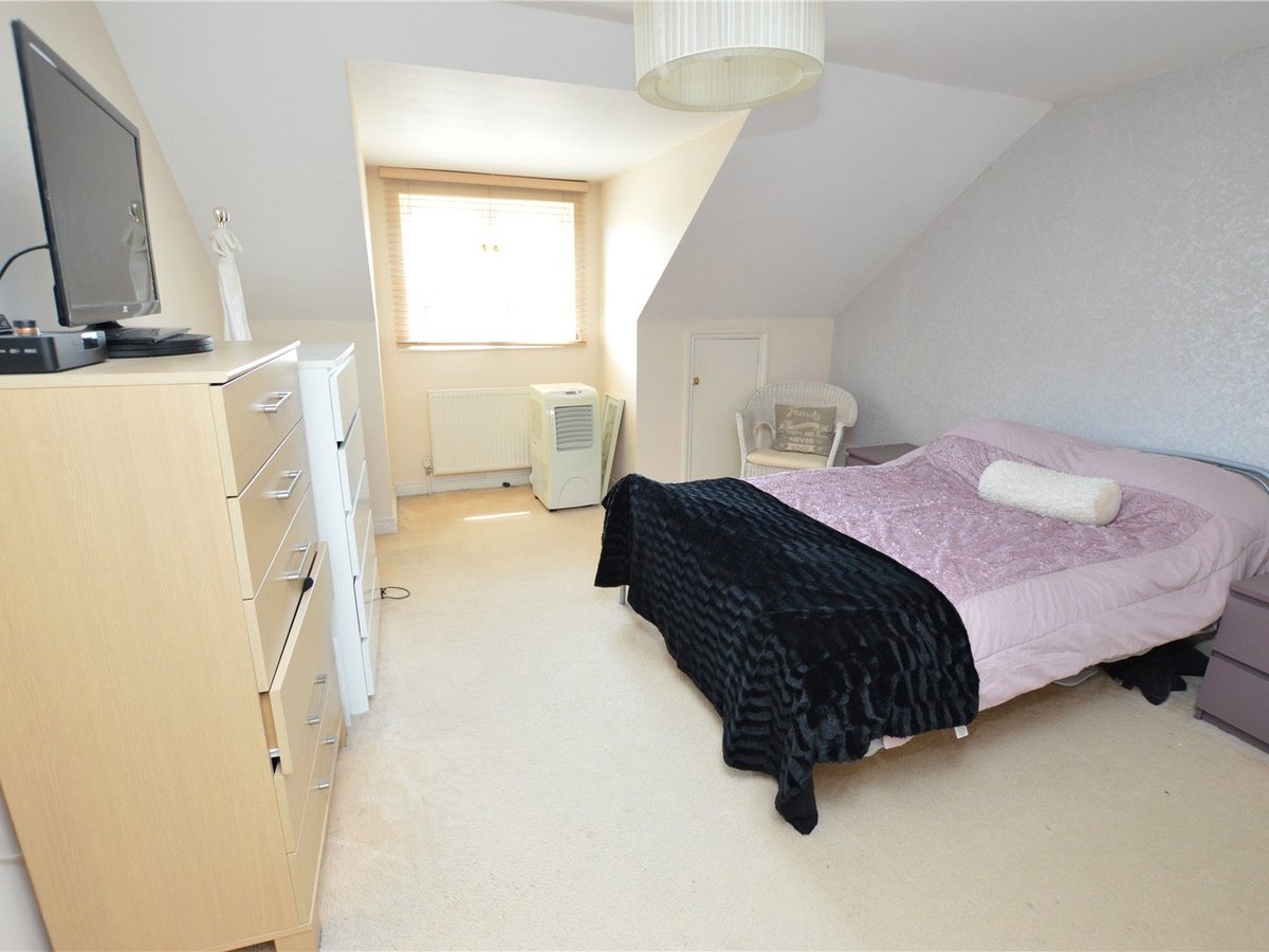 3 bedroom  Flat/Apartment for sale in Bedfordshire - Slide 14