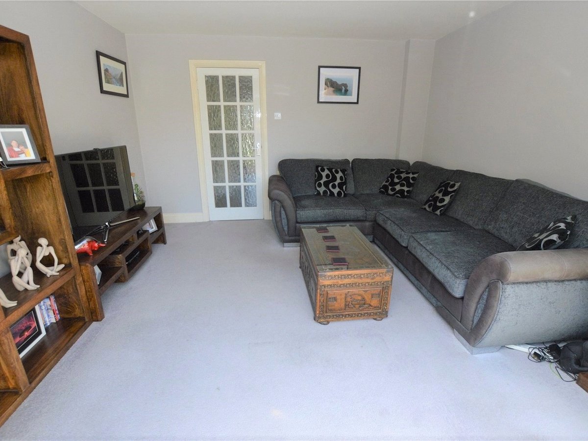 3 bedroom  House for sale in Bedfordshire - Slide 2