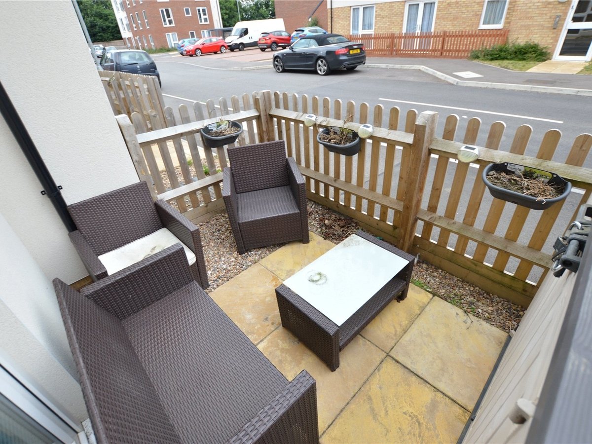 2 bedroom  Flat/Apartment for sale in Bedfordshire - Slide 7
