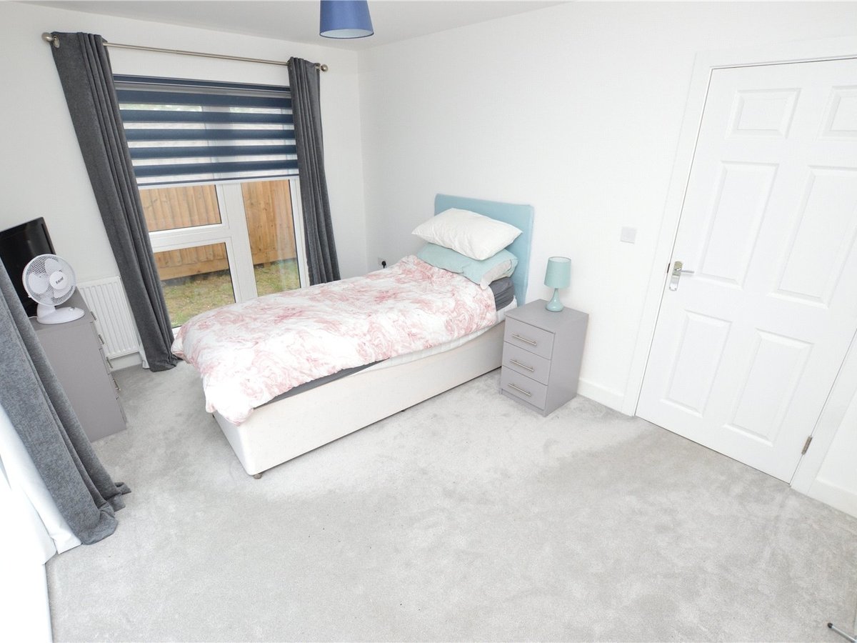2 bedroom  Flat/Apartment for sale in Bedfordshire - Slide 10