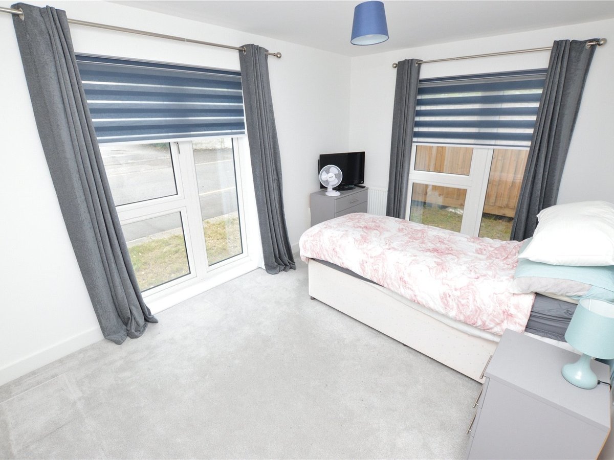 2 bedroom  Flat/Apartment for sale in Bedfordshire - Slide 4