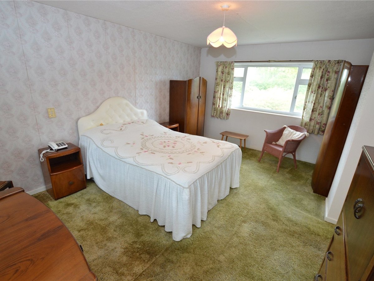 3 bedroom  House for sale in Dunstable - Slide 6