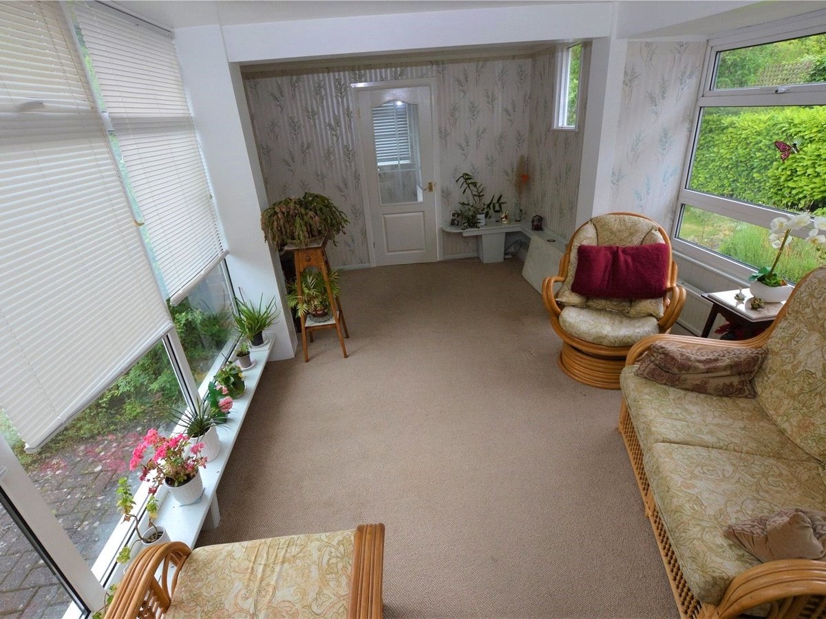 3 bedroom  Bungalow for sale in Dunstable - Slide 4