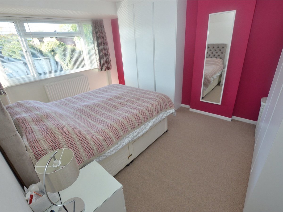 4 bedroom  House for sale in Dunstable - Slide 12