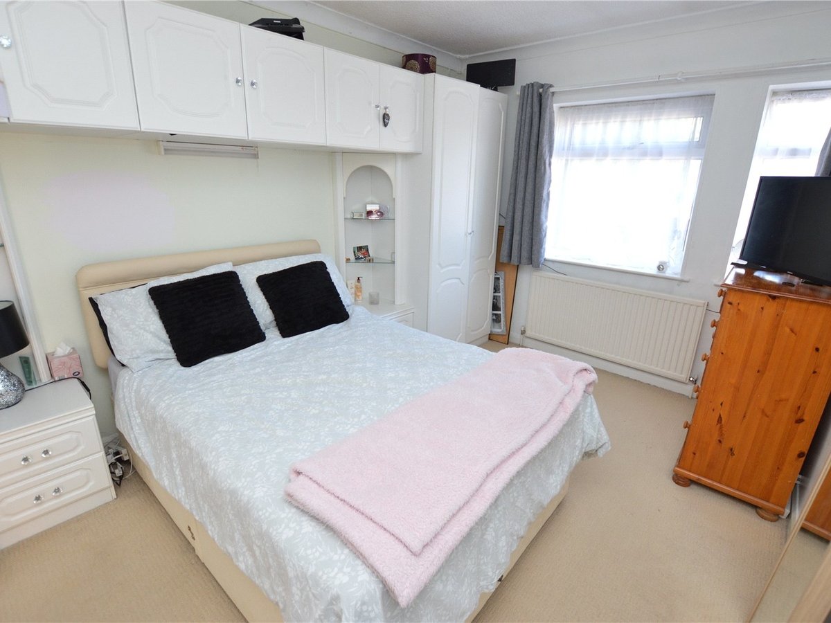 2 bedroom  Bungalow for sale in Bedfordshire - Slide 12