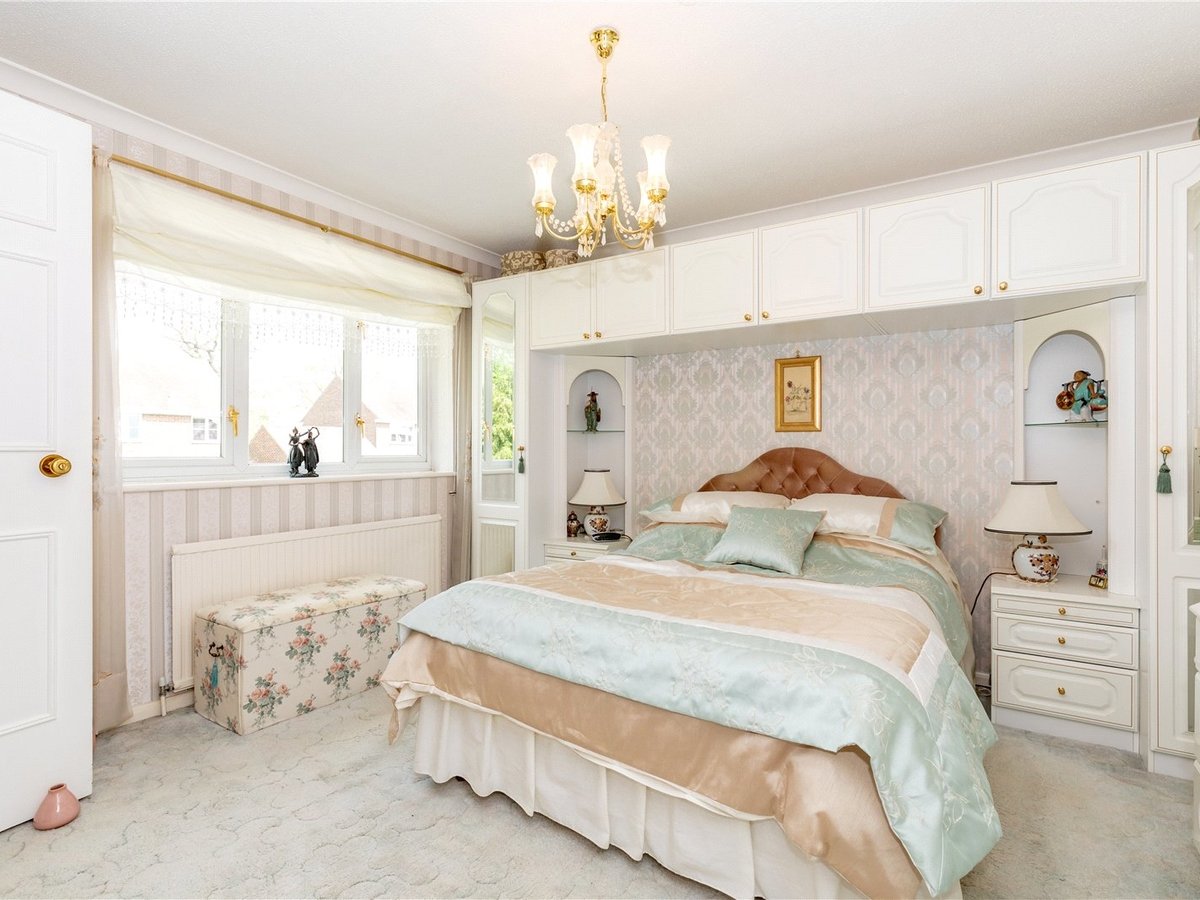 4 bedroom  House for sale in Aylesbury - Slide 6