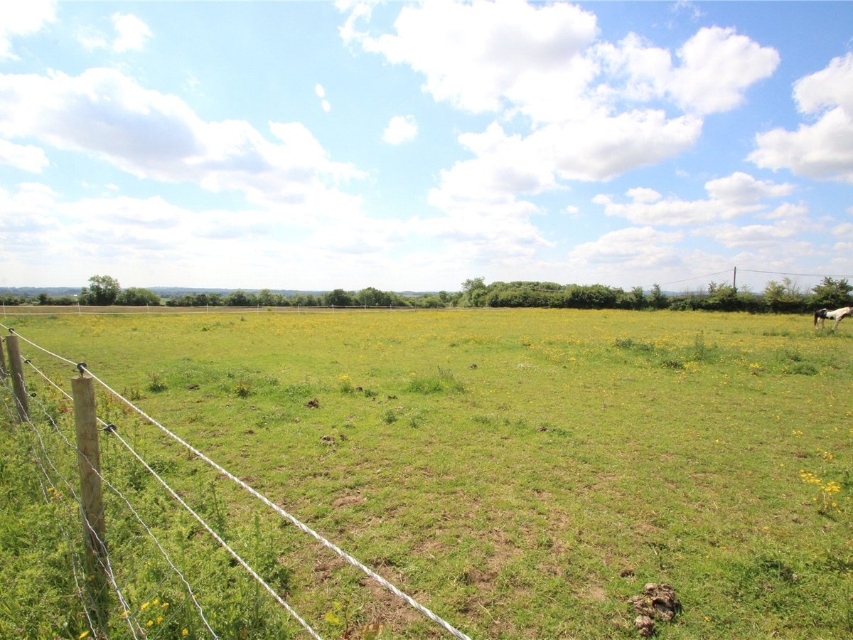  Land for sale in Hillesden - Slide 3