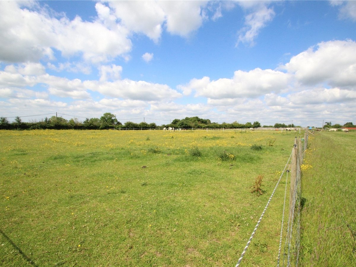  Land for sale in Hillesden - Slide 5
