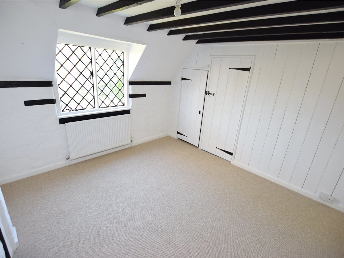 3 bedroom  House for sale in Bedfordshire - Slide 3