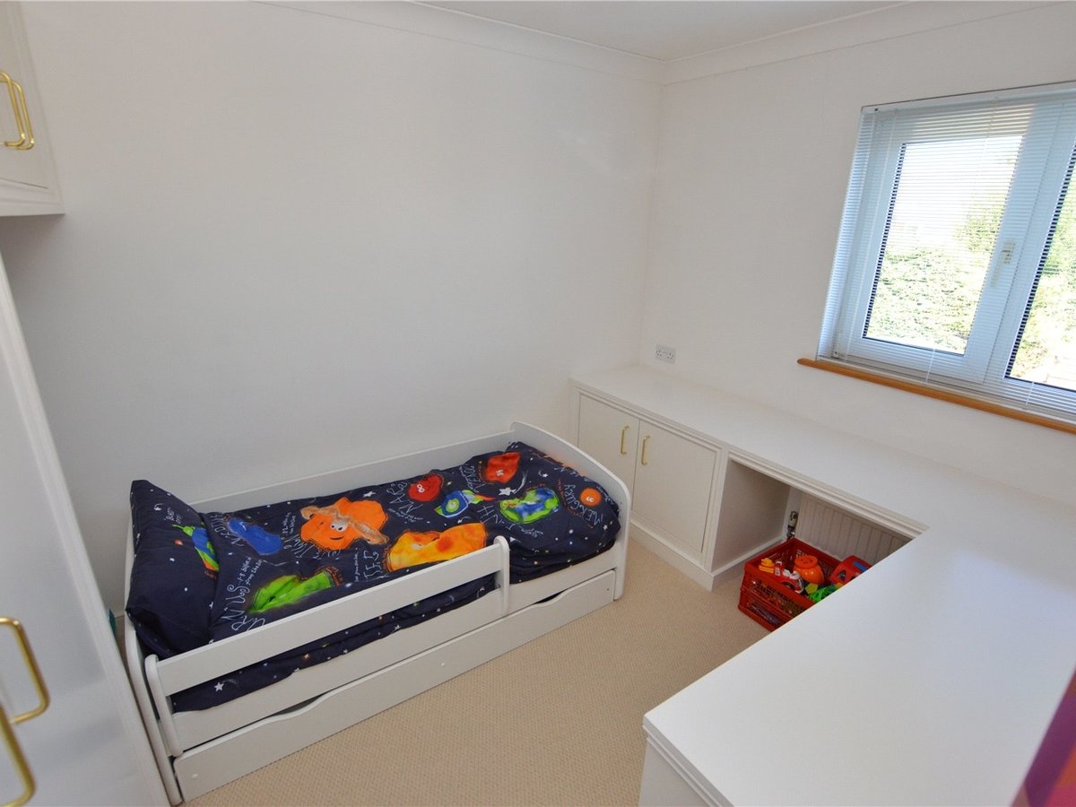 3 bedroom  House for sale in Bedfordshire - Slide 10
