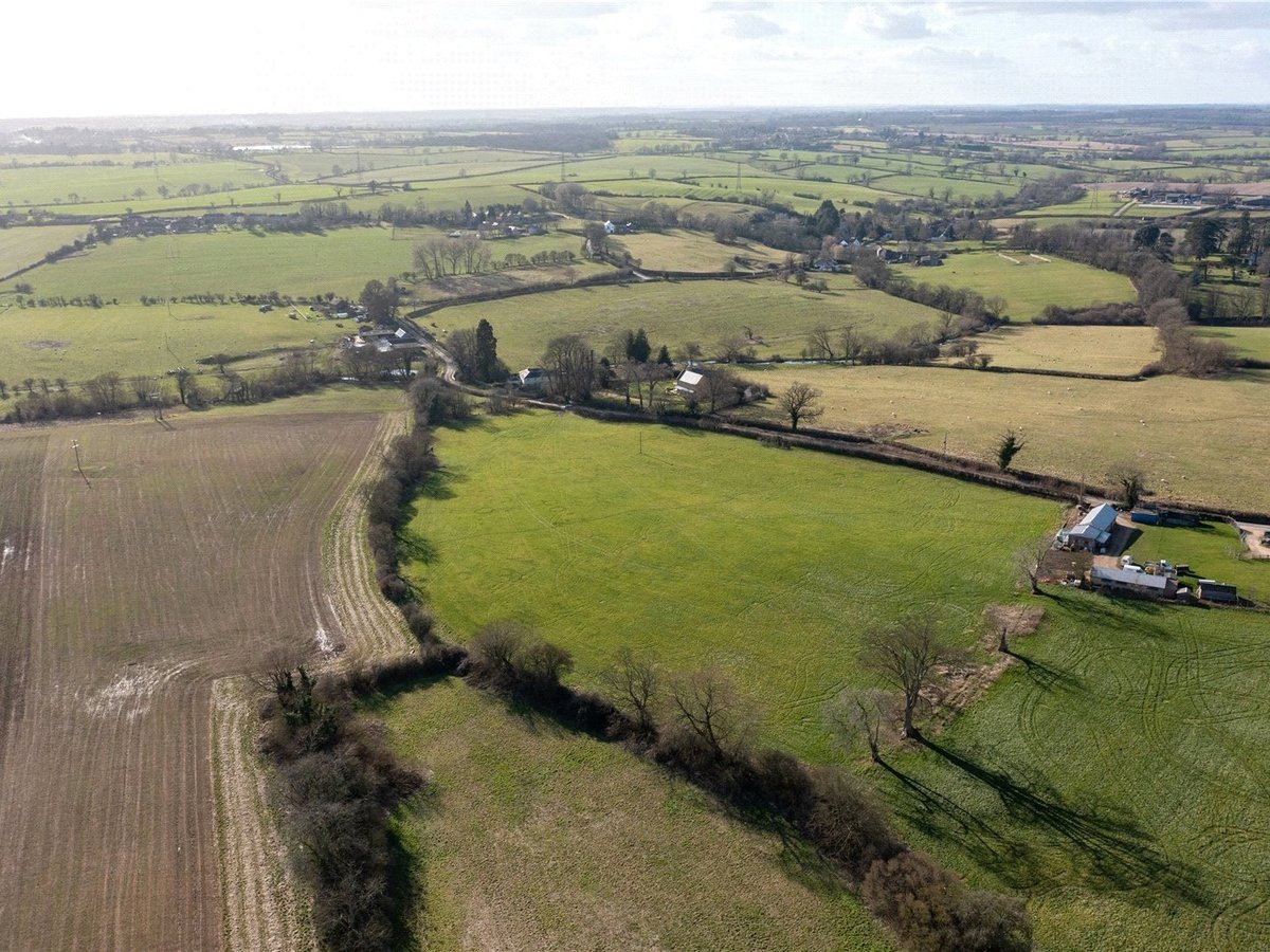  Land for sale in Buckingham - Slide 1