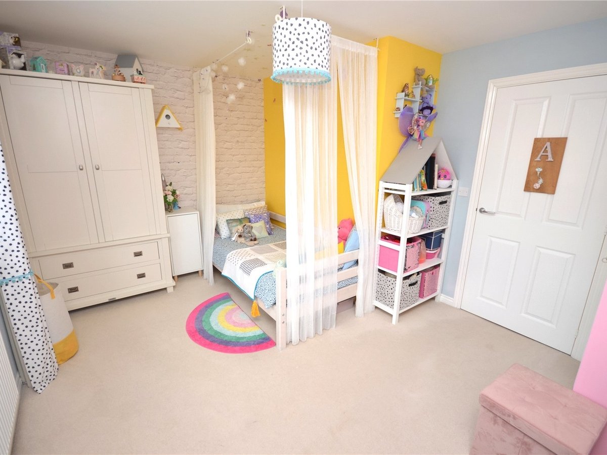 3 bedroom  House for sale in Bedfordshire - Slide 7