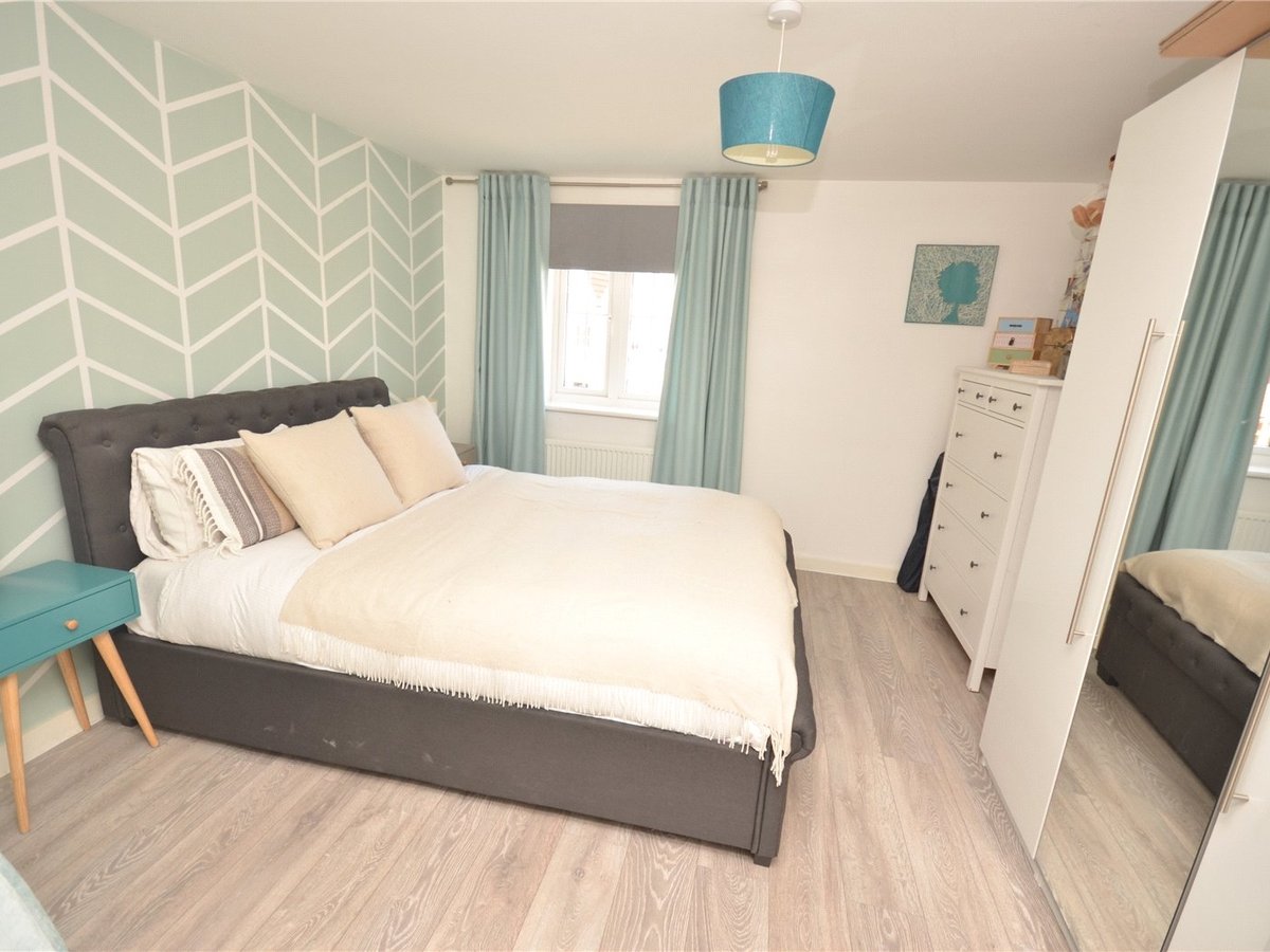 2 bedroom  Flat/Apartment for sale in Bedfordshire - Slide 4