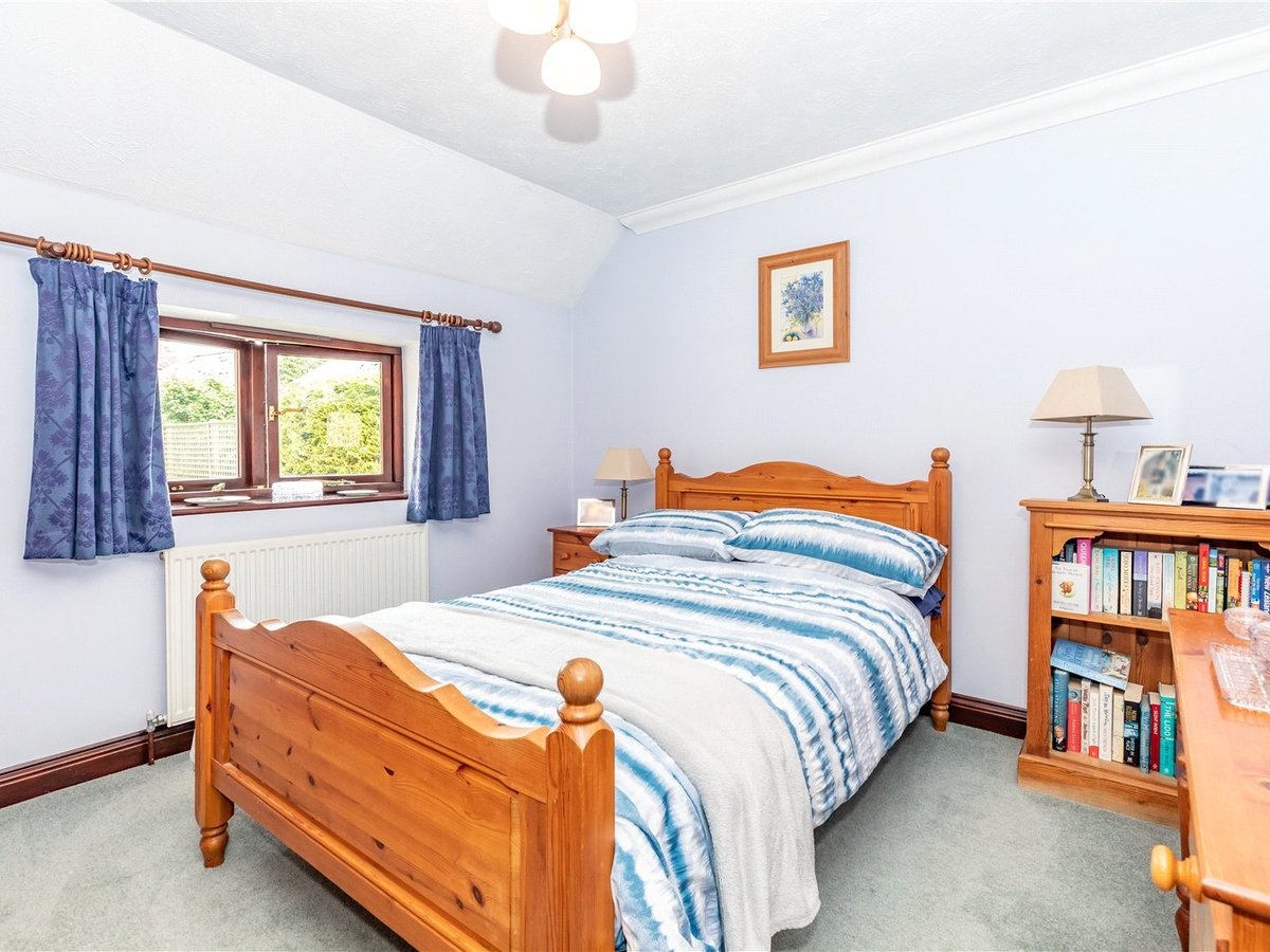 4 bedroom  House for sale in Aylesbury - Slide 9