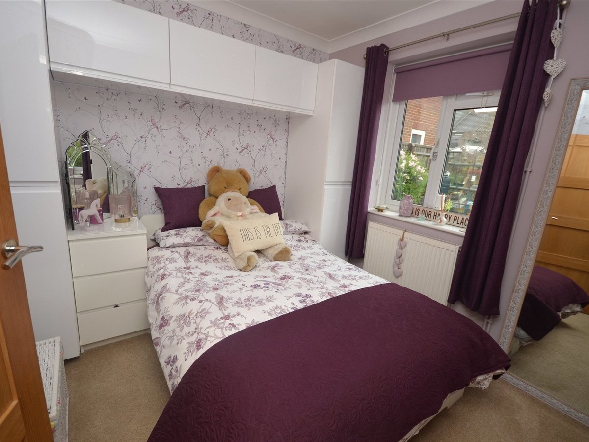 2 bedroom  Bungalow for sale in Buckinghamshire - Slide 7