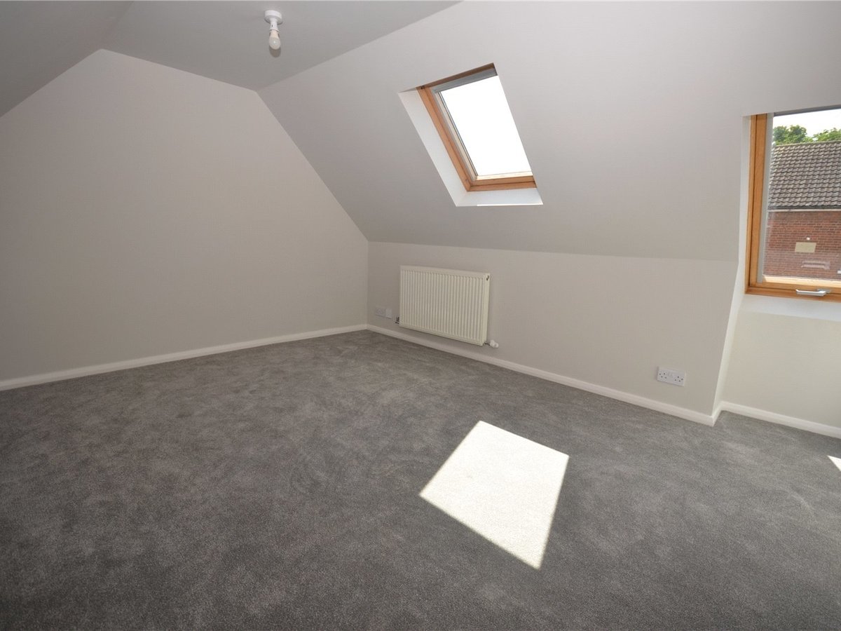 1 bedroom  Bungalow for sale in Leighton Buzzard - Slide 5