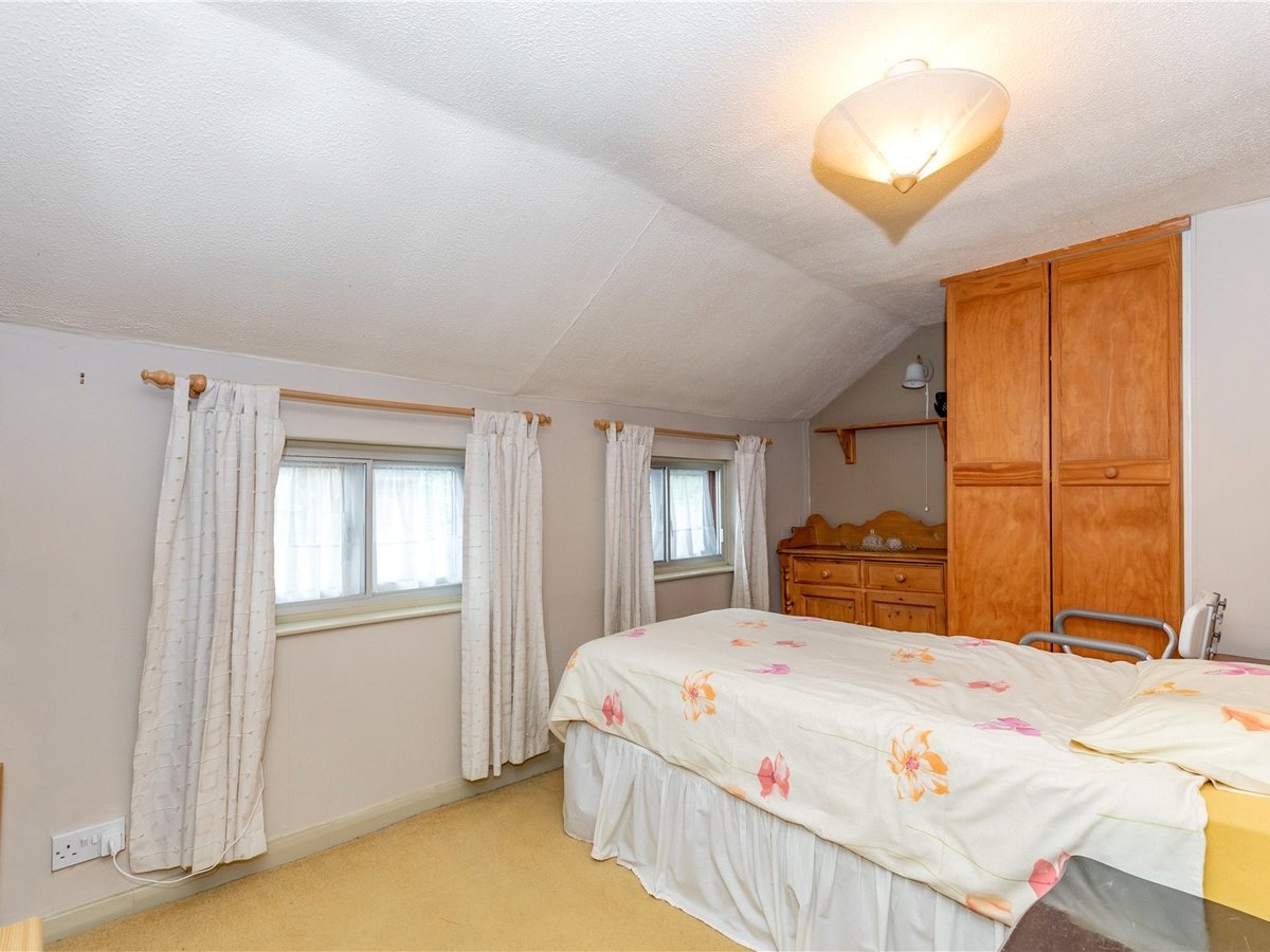3 bedroom  House for sale in Leighton Buzzard - Slide 6