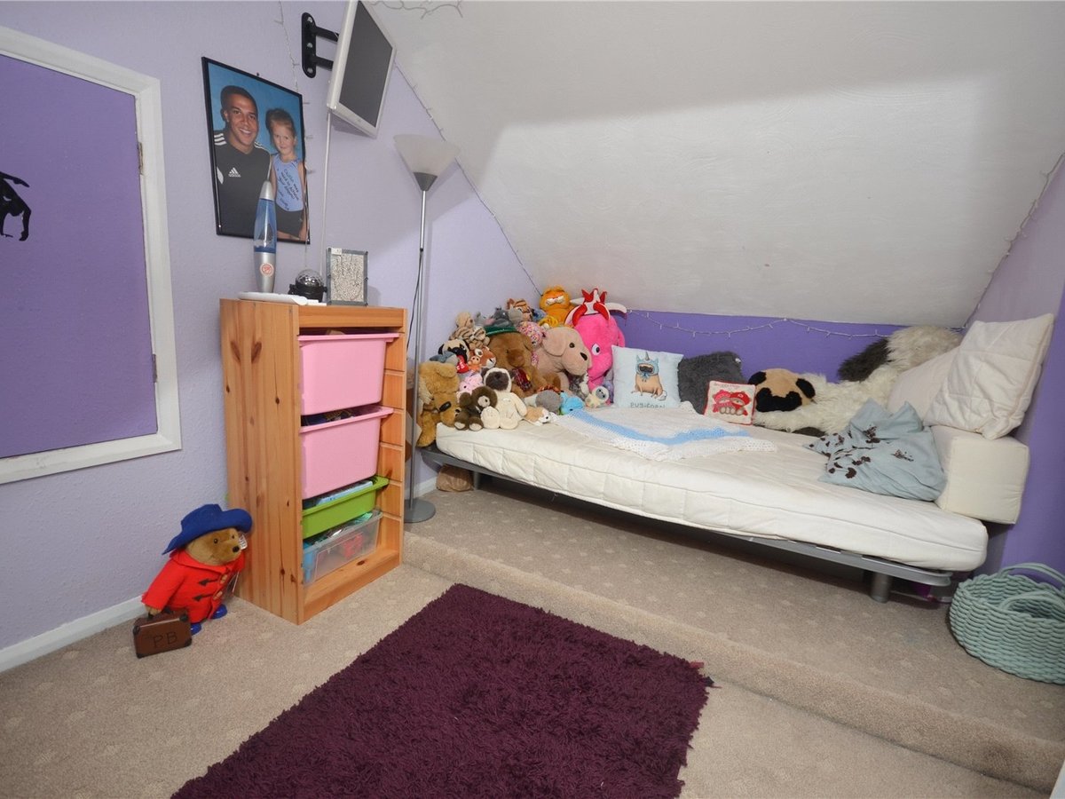4 bedroom  House for sale in Leighton Buzzard - Slide 13