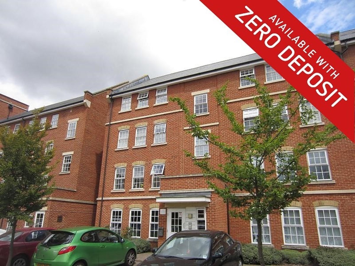 2 bedroom Flat to rent in Aylesbury | Alexander & Co