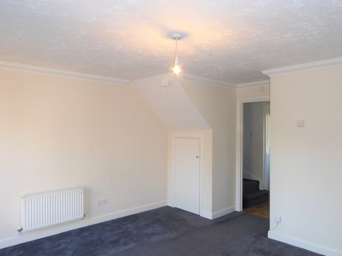 2 Bedroom House To Rent In Luton Alexander Co