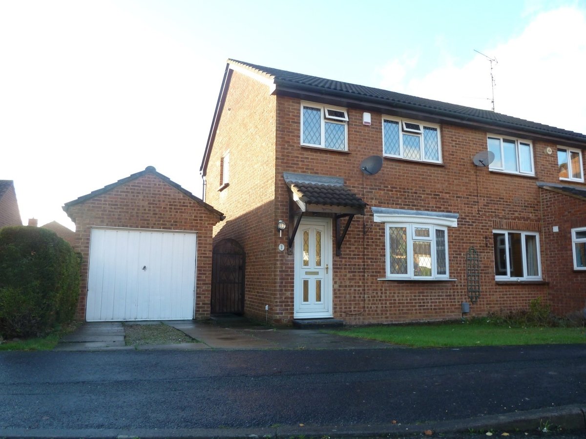 3 Bedroom Houses To Rent In Luton Bedfordshire Rightmove