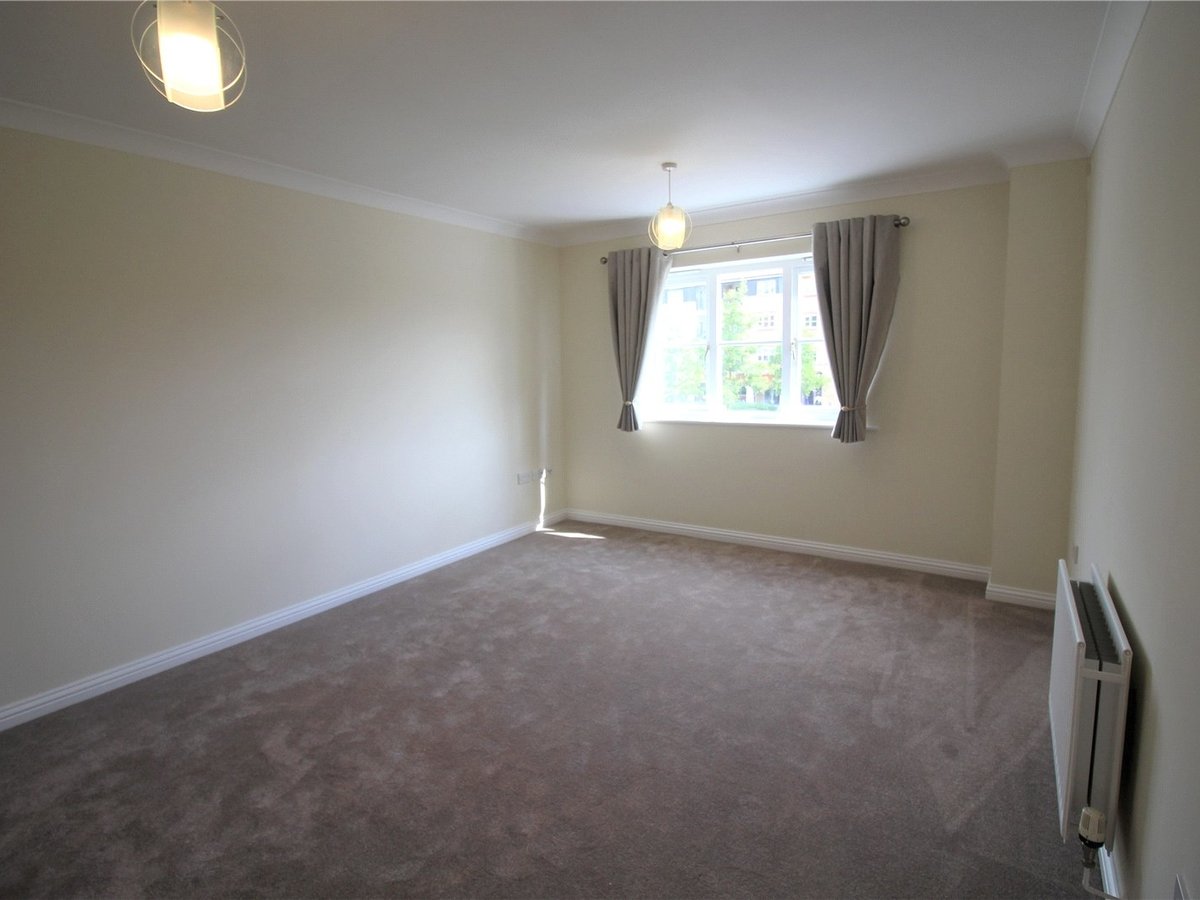 2 bedroom  Flat/Apartment to rent in Hertfordshire - Slide 3
