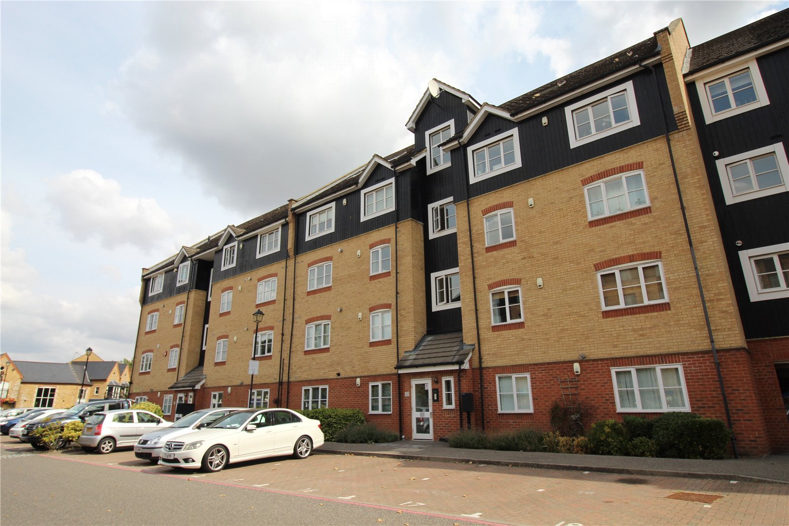 2 bedroom  Flat/Apartment to rent in Hertfordshire